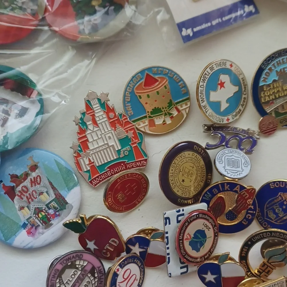 Collector Pin lot - Picture 4 of 7